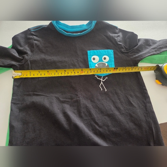 Lot Of 2 Amazon Essentials Kids Long Sleeve Tees - Green and Black Sz.M(8) - Picture 4 of 8